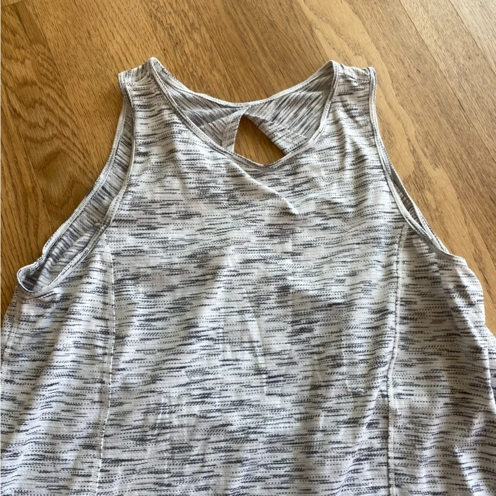Lululemon Low Key Tank Size 8 EUC Approximate flatlay